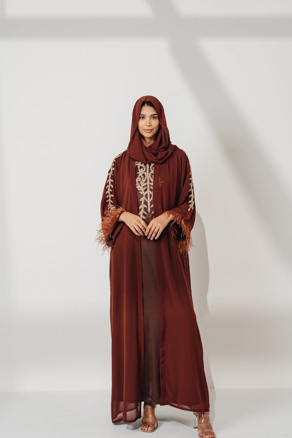 Abaya mastour : style raffiné à prix doux pour toutes !